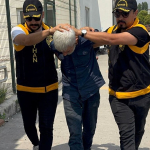 Adana039da-039uyusturucu-ticareti039-sucundan-aranan-hukumlu-carsida-gezerken-yakalandi.jpg