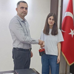 Kozan-Kaymakami-Arslankoylu-LGS039den-tam-puan-alan-ogrenciyi-odullendirdi.jpg