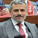 afyonkarahisarin-dinar-ilcesi-belediye-baskanina-bicakli-saldiri-oglu-arbedede-yaralandi-cv7d.jpg