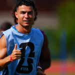 cristiano-ronaldo-futbolu-birakti-mi-o3ga.jpg