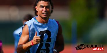 cristiano-ronaldo-futbolu-birakti-mi-o3ga.jpg