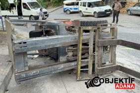 forklift-rampa-asagi-inerken-devrildi-yaralilar-var-z67m.jpg