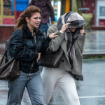 meteorolojiden-istanbul-dahil-bircok-il-icin-alarm-kavurucu-sicaklarin-ardindan-saganak-geliyor-jitr.jpeg