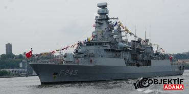 turk-donanmasindan-atlantikin-otesinde-guc-gosterisi-tcg-orucreis-new-yorkta-hojq.jpg