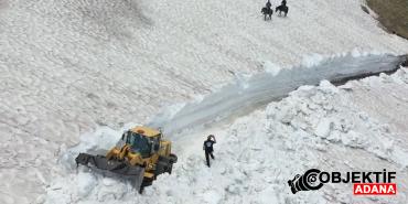 yaz-ortasinda-6-metreyi-bulan-karla-mucadele-f1u4.jpg