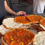 Adanada-Tas-Firindan-Cikan-Lahmacun-Istah-Kabartiyor.jpg