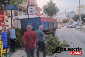 adanada-kontrolden-cikan-romork-kaldirimda-bekleyen-iki-kisiye-carpti-zguu.jpg