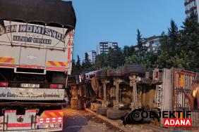 adanada-zincirleme-trafik-kazasi-cok-sayida-yarali-var-sn2w.jpg