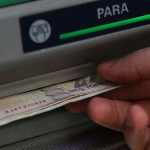 atmden-para-cekecekler-dikkat-artik-bu-banknotlar-olmayacak-jq7y.jpg
