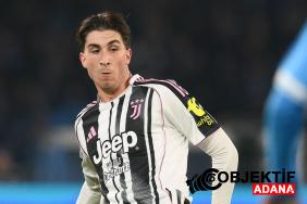 besiktas-pokunun-ardindan-bir-transferi-daha-bitirdi-ke9r.jpg