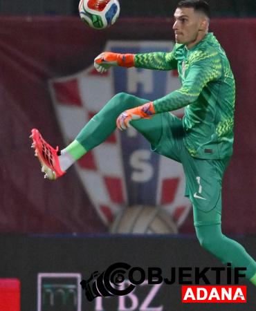 dominik-livakovicin-menajeri-andy-bara-oguz-cetinle-gorusmeye-gelecek-6cnu.jpg