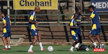 fenerbahce-lyon-maci-hangi-kanalda-fenerbahcenin-sampiyonlar-ligi-maci-saat-kacta-hv4a.jpg