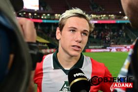 galatasarayda-on-numara-transferi-tamam-aleksey-batrakovun-istanbula-gelis-saati-belli-oldu-39h4.jpg