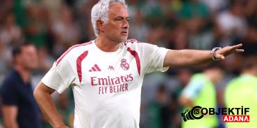 jose-mourinho-fenerbahcenin-transferine-tas-koydu-gitmesine-izin-vermedi-rv4h.jpg