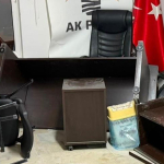 kutahya-emette-ak-parti-ilce-baskanligi-binasina-saldiri-izog.jpg