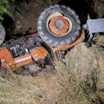osmaniyede-traktor-dereye-yuvarlandi-2-olu-u0xr.jpg