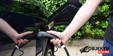 otomobil-pazarindaki-satislarin-yarisindan-fazlasini-elektrikli-araclar-olusturdu-tiwk.jpg
