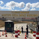sinem-dedetas-ile-cem-kucuk-corludaki-cezaevine-konuldu-zwmw.jpg