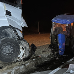 usakta-traktor-ile-tir-carpisti-1-olu-1-yarali-hztz.jpg