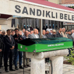 30-yilda-19-kez-aday-oldu-hic-kazanamadi-sandiklinin-simge-ismi-hayatini-kaybetti-mpyx.jpg