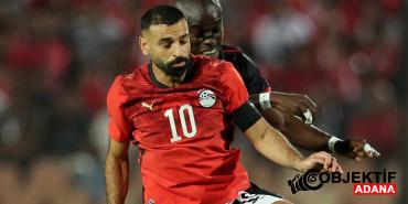 61-dakikada-oyundan-cikan-mohamed-salah-sakatlandi-mi-resmi-aciklamalar-pes-pese-geldi-1cyh.jpg
