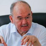 eski-izmir-buyuksehir-belediye-baskani-burhan-ozfatura-hayatini-kaybetti-sicw.jpg