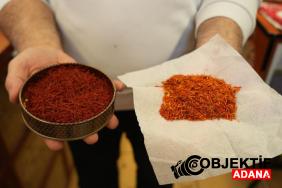 grami-900-kilosu-900-bin-tl-150-bin-cicekten-1-kilo-elde-ediliyor-eqgk.jpg