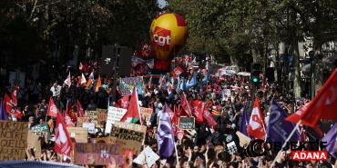 halk-macronu-zorluyor-170-noktada-buyuk-protesto-basladi-gd6t.jpg