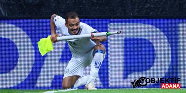 israilli-futbolcudan-gol-sonrasi-skandal-hareket-oyundan-atildi-cwx4.jpg