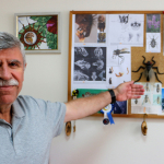 kesfettigi-yeni-sinek-turune-28-yil-once-kaybettigi-oglunun-adini-verdi-fymn.jpg