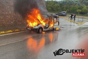 kocaelide-otomobil-alevlere-teslim-oldu-v6n1.jpg