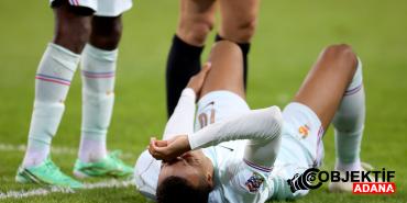 kylian-mbappe-turkiye-macinda-sakatlandi-ve-oyuna-devam-edemedi-onyr.jpg