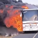 siverekte-yolcu-otobusu-alevlere-teslim-oldu-faciadan-donuldu-7t56.jpg