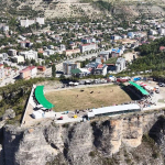 ucurumun-kiyisinda-nefes-kesen-mucadele-950-kiloluk-bogalar-arenaya-cikti-wykh.jpg
