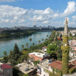 Adana-Koprukoy-Yesil-Cami-Sade-Gorunumuyle-Dikkat-Cekiyor.jpeg