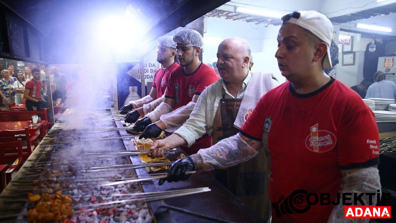 Adana039da-kebapcilar-Lezzet-Festivali-oncesi-mangallarini-hazirladi.jpg