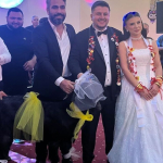 Adana039daki-dugunde-gelin-ve-damada-keci-hediye-edildi.jpg
