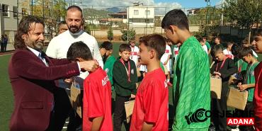 Kozan039da-Cumhuriyet-Bayrami-kapsaminda-futbol-turnuvasi-duzenlendi.jpg