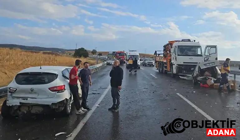 adiyamanda-zincirleme-trafik-kazasi-4-arac-karisti-6-yarali-scef.jpg