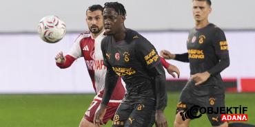 el-chadaille-bitshiabu-galatasaray-formasiyla-ilk-macina-cikti-fq4h.jpg