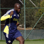 fenerbahcenin-aston-villa-maci-kamp-kadrosu-aciklandi-romelu-lukaku-karari-ammh.jpg