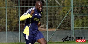 fenerbahcenin-aston-villa-maci-kamp-kadrosu-aciklandi-romelu-lukaku-karari-ammh.jpg