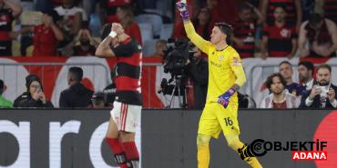 fernando-muslera-3-penalti-kurtararak-takimini-libertadores-kupasi-finaline-tasidi-pk2g.jpg