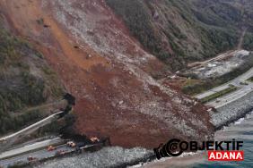karadeniz-sahil-yolunda-buyuk-tehlike-500-tonu-asan-kaya-bloklari-hareket-ediyor-iwan.jpg