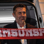 samsunsporun-yeni-hocasi-nenad-bjelica-sehre-geldi-leek.jpg