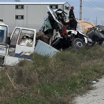 tir-demir-yuklu-kamyona-carpti-1-olu-1-yarali-umhu.jpg