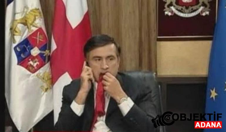 Zelenski madde mi kullandı? Kravat çiğneyenden, ayyakabıdan kaçana